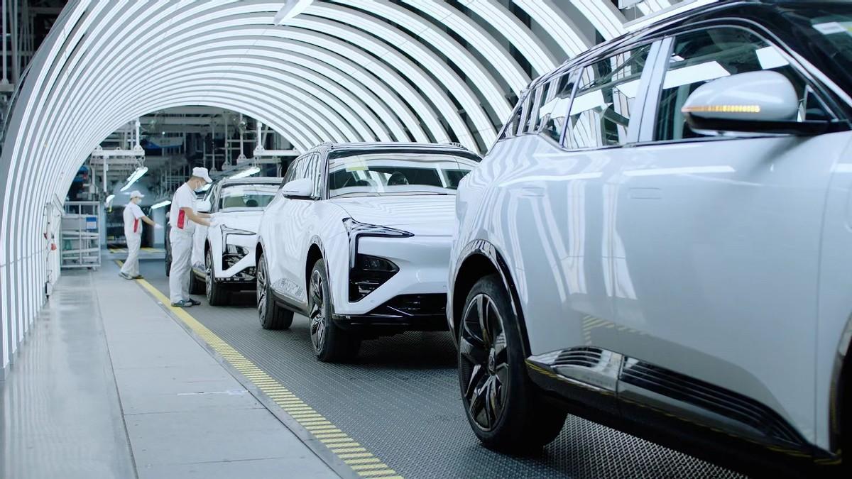 400多天归来，恒大汽车复牌大跌68%