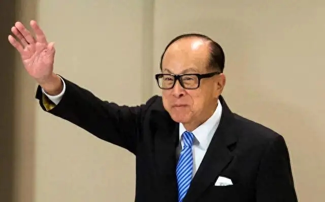 96岁李嘉诚拥抱AI