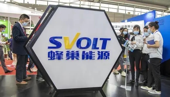 460亿电池新贵榜上“大金主”