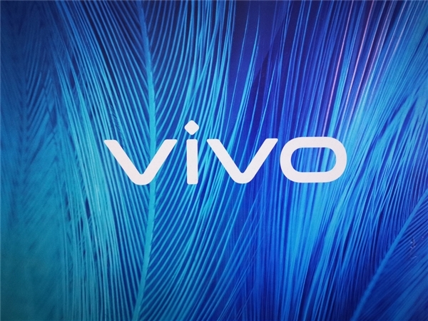 产品为本，科技先行，vivo“蓝科技”引领国产智能手机“蝶变”
