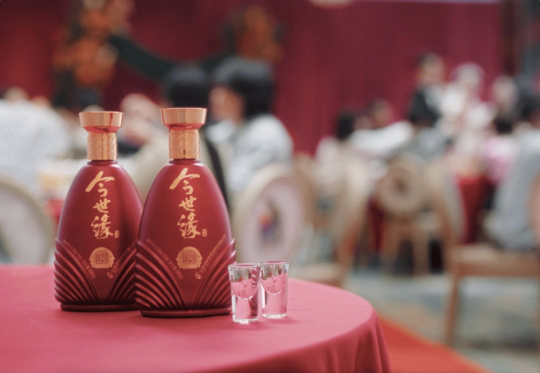 新晋百亿白酒巨头，提价了