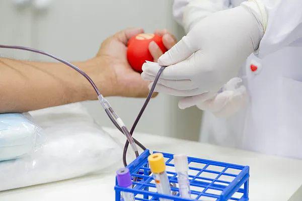 19岁少年“卖血”后猝死，涉事天坛生物年采血浆2035吨