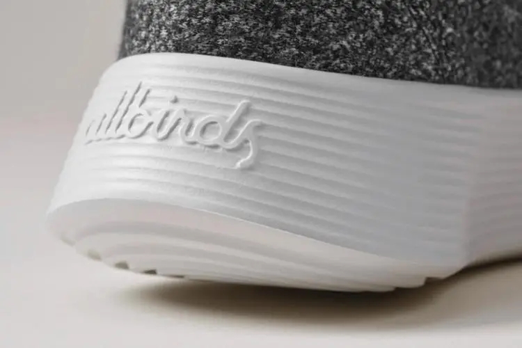 300亿蒸发，马云穿过的网红鞋，要垮了