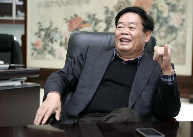 曹德旺花100亿，捐了个大学