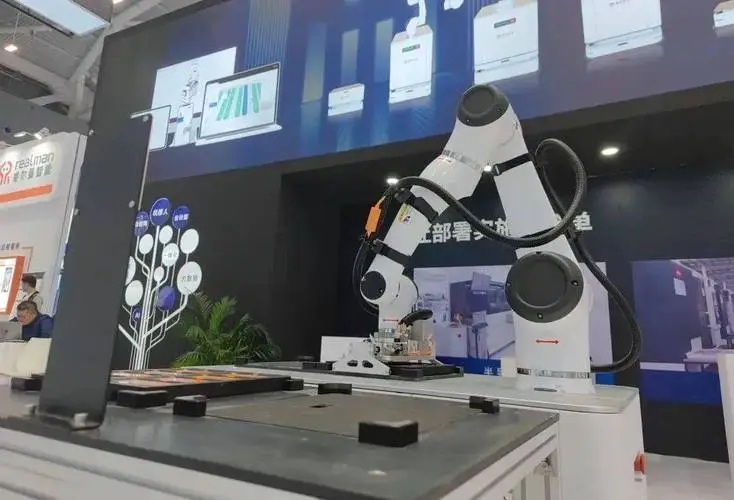 专注移动协作机器人，墨影科技获近亿元A+轮融资