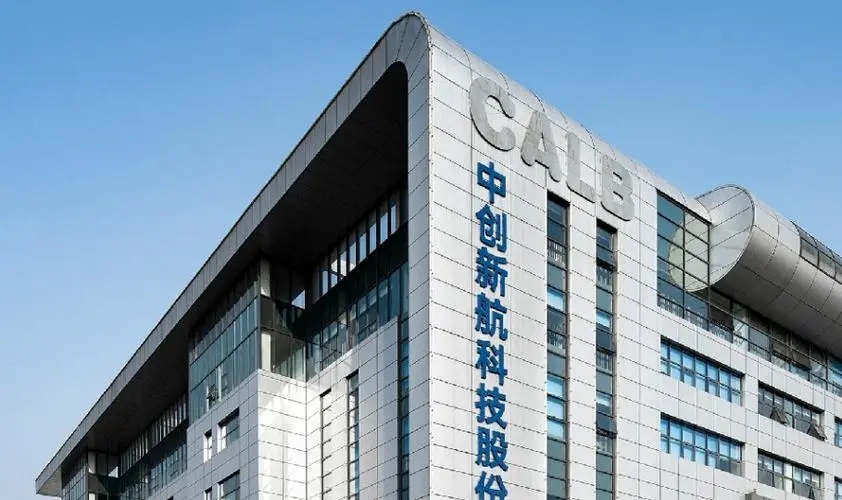 动力电池“老三”，压力来了