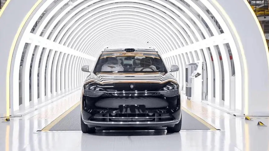 赛力斯：一季度营收265.61亿元，同比增长421.76%，净利润转正