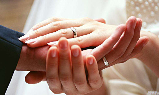 七匹狼公子迎娶特步千金，粉丝为“企二代”献上流量份子钱！