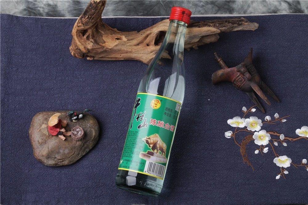 被誉为“光瓶酒之王”的牛栏山，正在失去昔日荣光