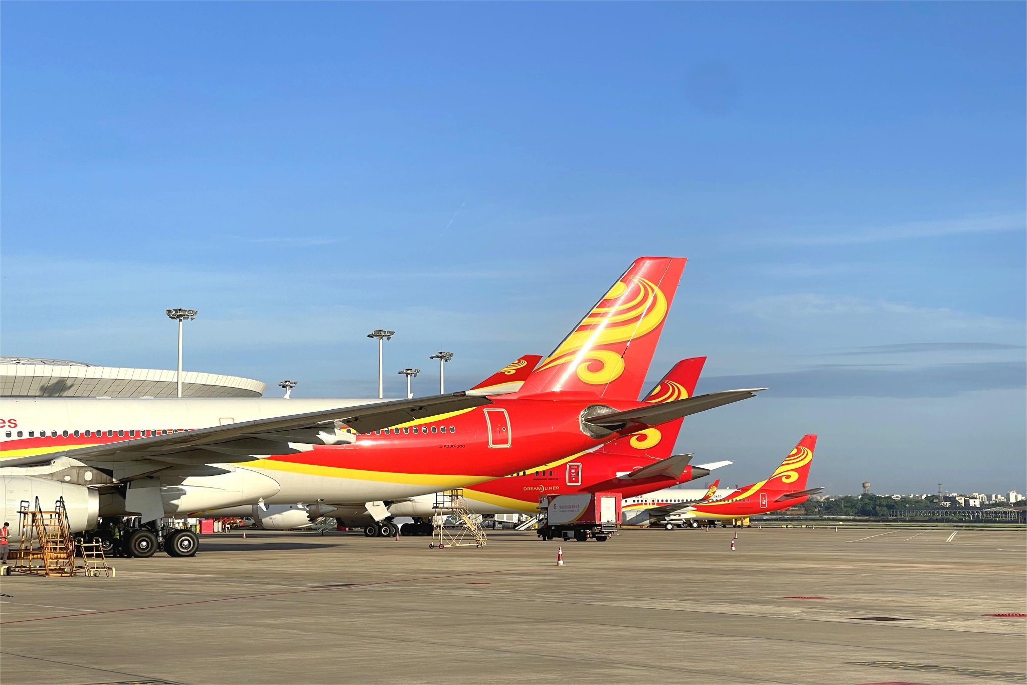 海航徘徊“1元”生死线