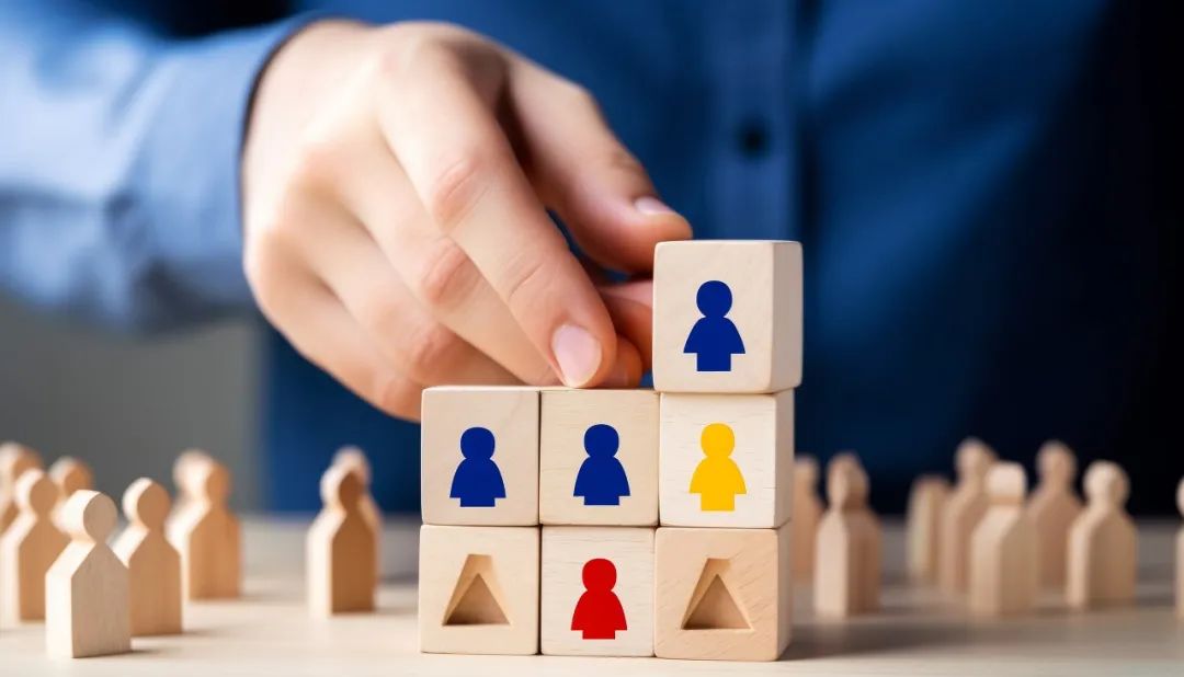 中金基金邱延冰离职，接任者业绩不佳引基民担忧