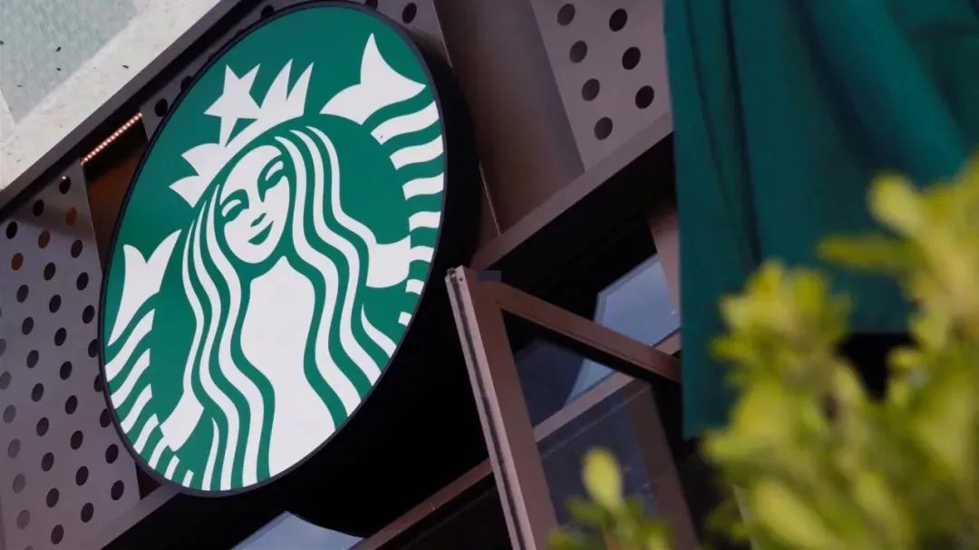 从星巴克突发换帅，看大企业的接班难题