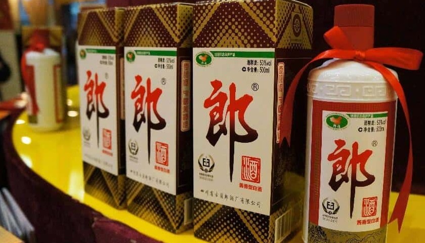 IPO多次折戟，高端化受阻，汪俊林的百年郎酒蓝图只是“水中月”？