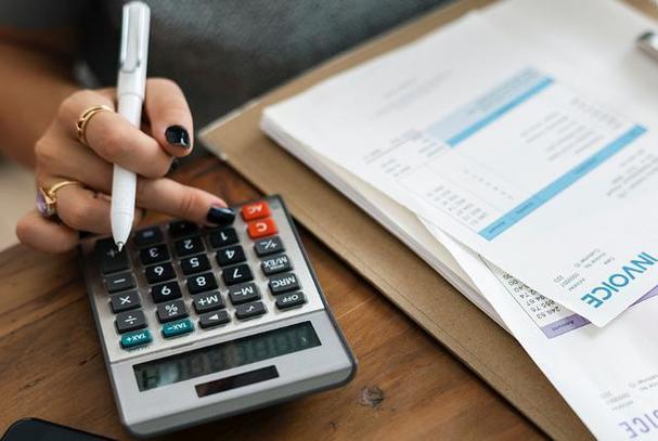 浦银安盛蒋佳良高位持有晶澳科技被质疑，孙晨进发新品恐遇冷