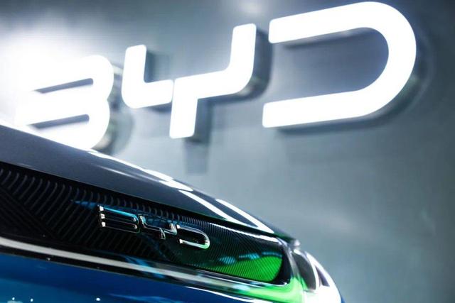 比亚迪“智驾”失先手，“下半场”群狼环伺如何突围？