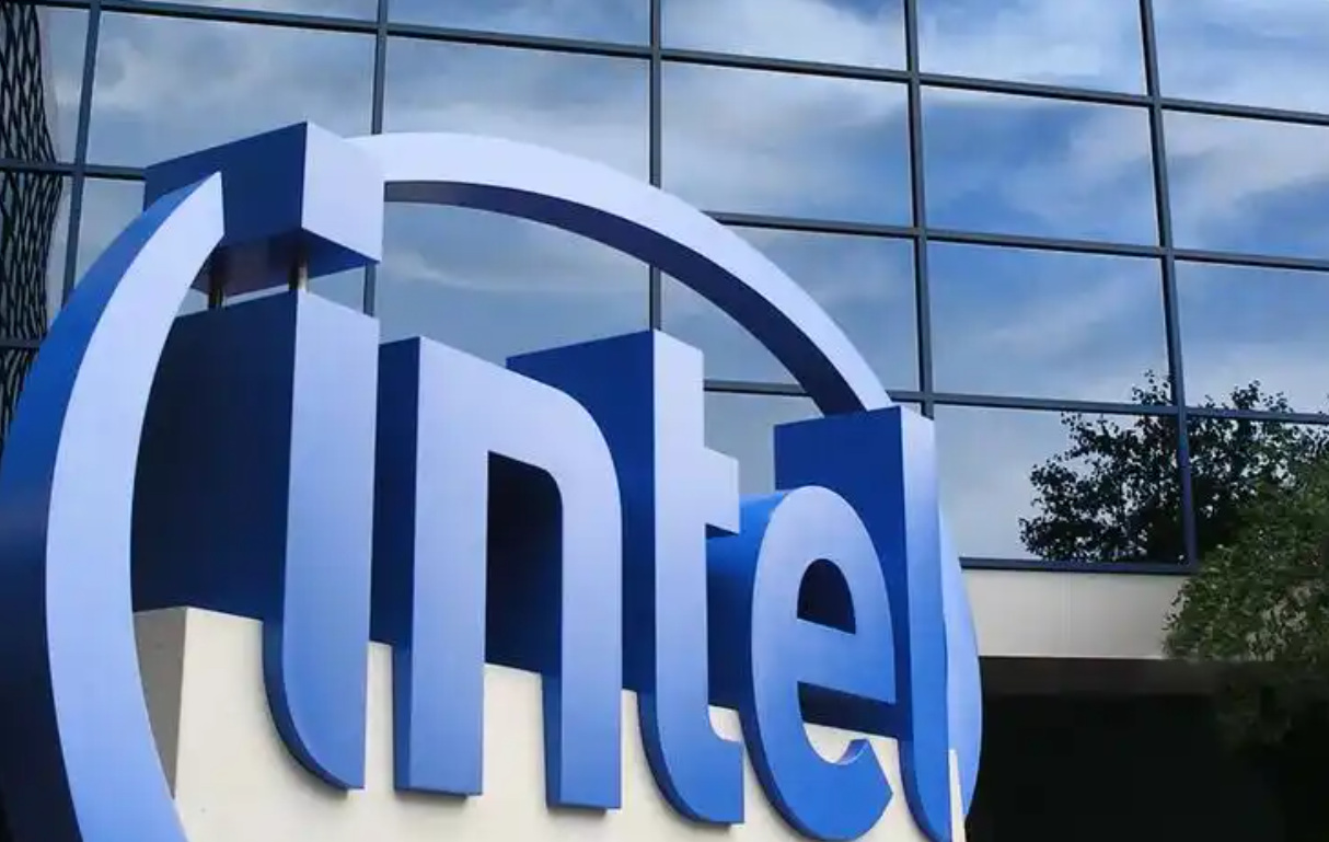 65岁华人创投大佬，接管1100亿美元英特尔