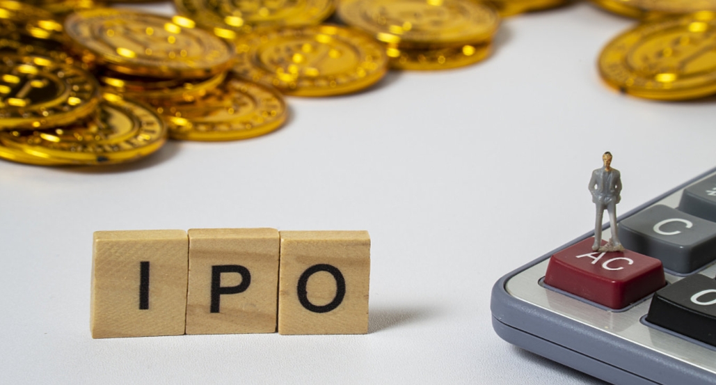 刚刚，杭州“初代网红”IPO了