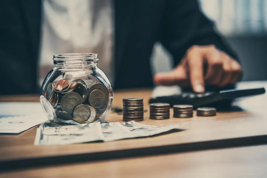 泰信基金王博强在管产品亏39.64%，高位买入华友钴业引质疑