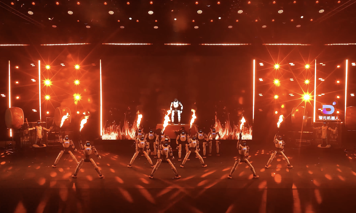 宗门大比！智元抢先开演机器人晚会