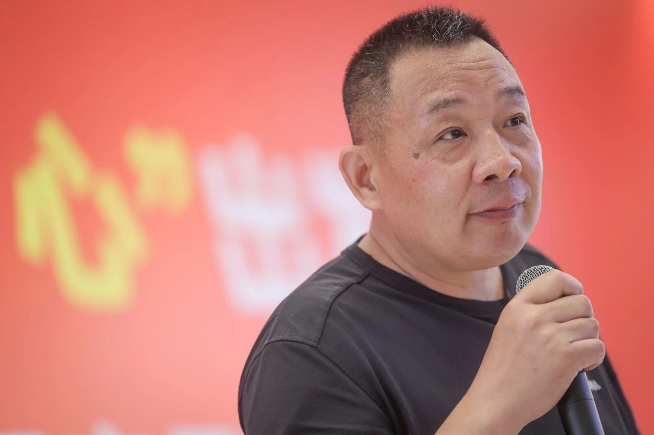 于东来退休，重拾“傻坏蛋”