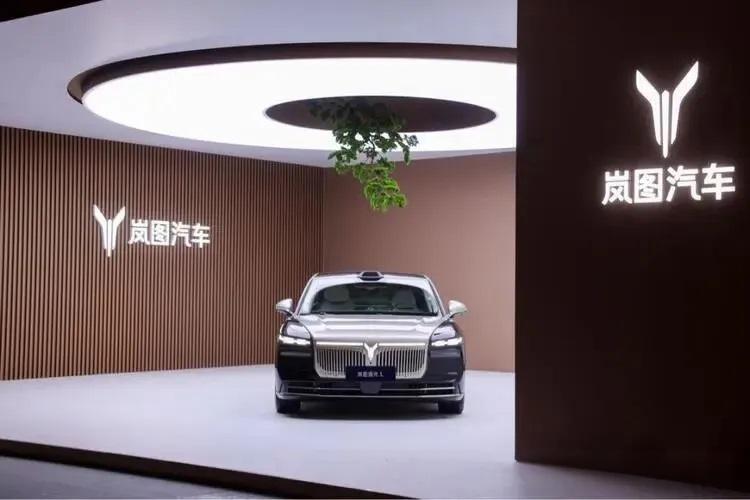 东风腾笼换鸟助岚图：上市首日跌13%，市场在担心什么？