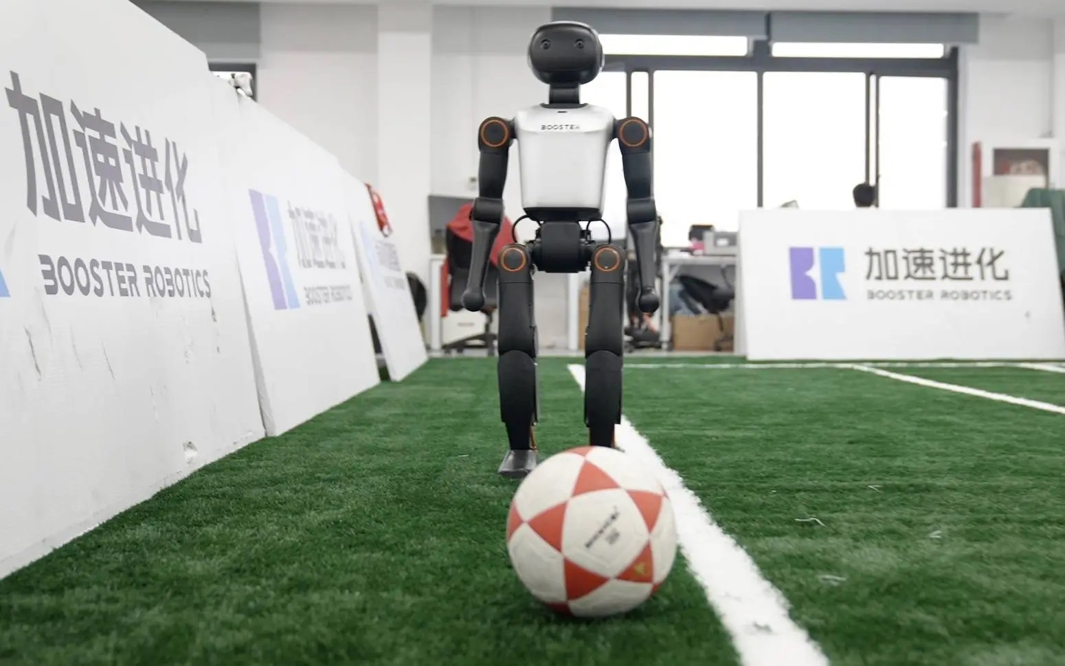 已累计出货超千台，加速进化完成近10亿元融资