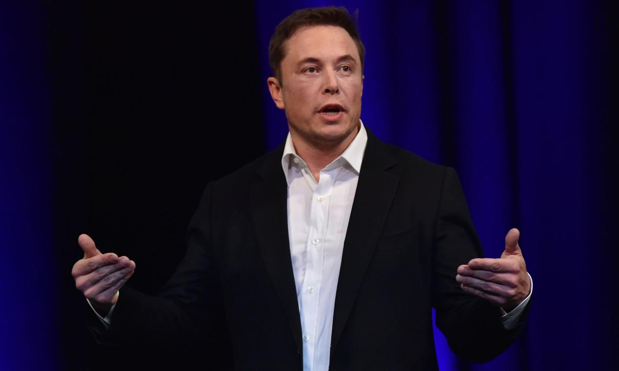 马斯克，4093亿锁死“四个00后”