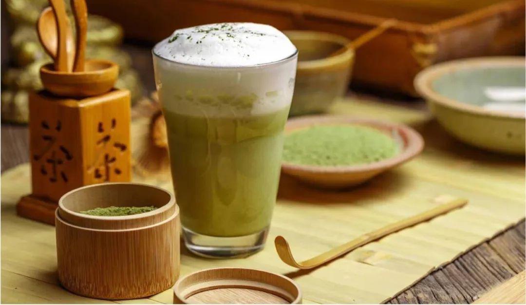 新茶饮行业变局：上市公司业绩分化，跑马圈地时代落幕，增长逻辑转向深耕