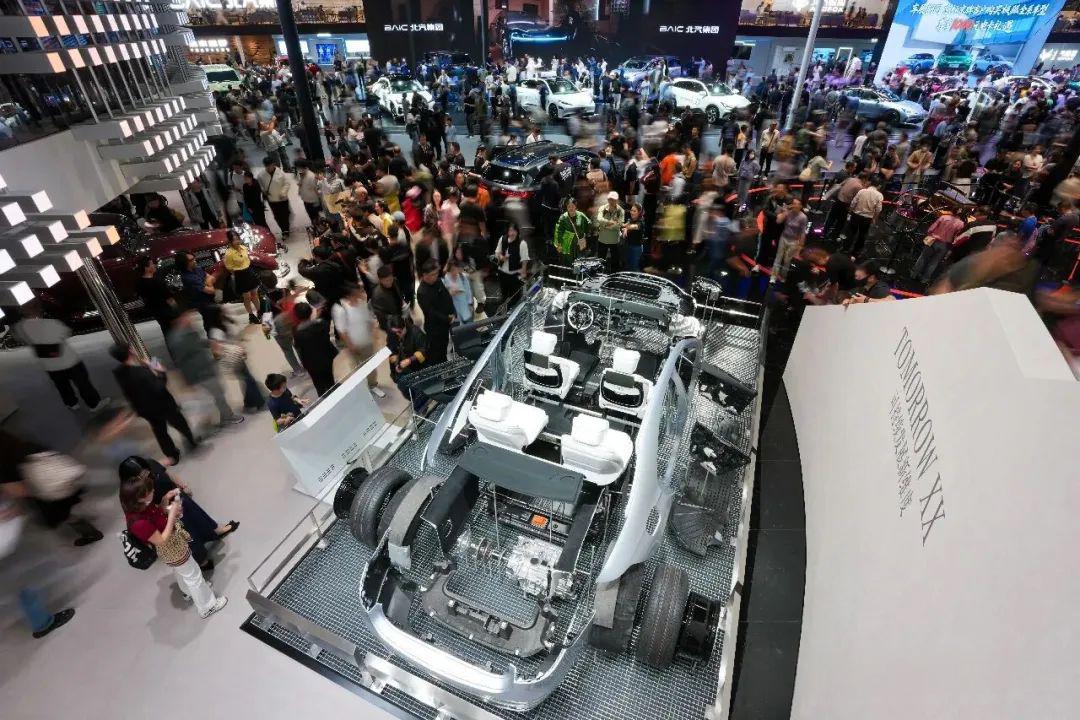 北京车展背后的权力游戏：焦虑倒逼创新，竞赛扎堆新品