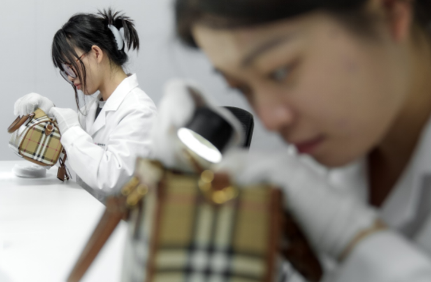 行业洞察|从水桶包再度翻红看中国未来奢侈品消费趋势