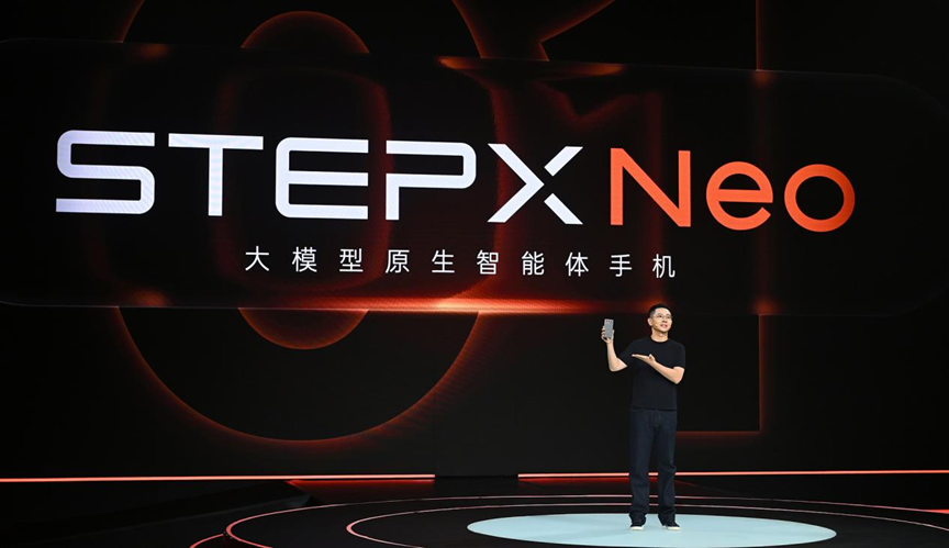670亿AI独角兽，下场造手机